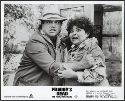 FREDDY S DEAD 1991 Tom Arnold, Roseanne Barr, Wes Craven 10x8 STILL