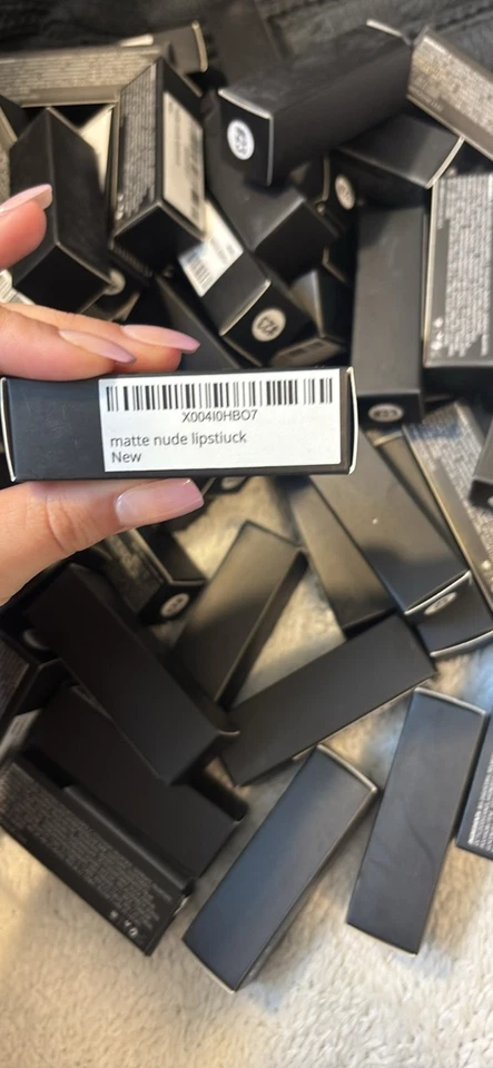 Count of 68 individual Red lipsticks no Brand, Makeup Beauty - Image 4 of 4