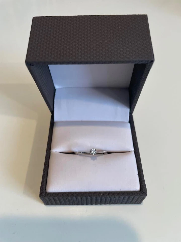 Обручальное кольцо из белого золота 18 карат с бриллиантом, женское - Изображение 2 из 4