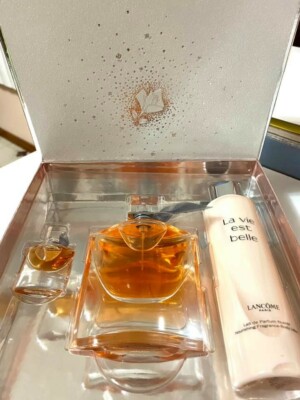 BRAND NEW, UNUSED Lancome La Vie Est Belle Gift Set - 2 Perfumes & Body Lotion