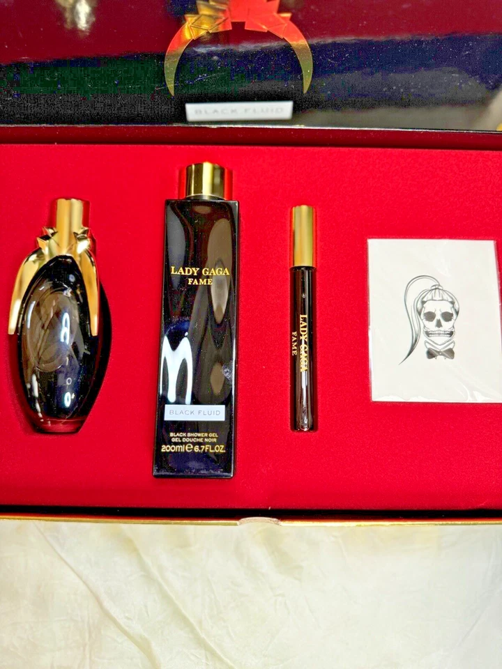 LADY GAGA FAME 100 ML EDT SPRAY, 200 ML GEL DE DUCHA NEGRO, 10 ML EDP ROLLER BALLL Foto 2 de 4
