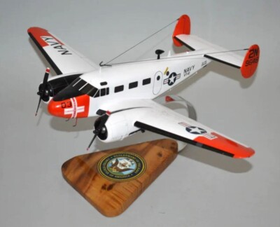 US Navy Beech C-45 Expeditor Transport Desk Top Display 1/24 Model SC Airplane