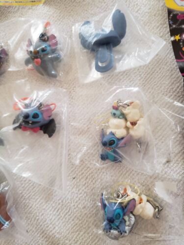 Disney Sammelfigur Lilo & Stitch Schlüsselanhänger Handyanhänger Büroklammer 8 Stck. #3 - Bild 3 von 3