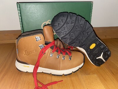 DANNER MENS WATERPROOF MOUNTAIN 600 HIKING BOOTS SIZE 8.5 NWB $230