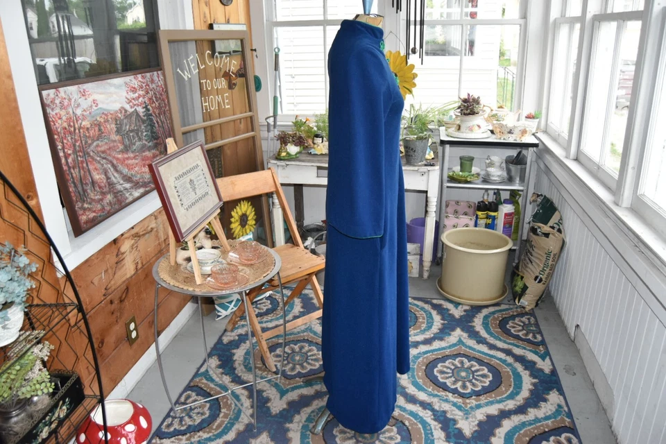 1970s Asian-Inspired David Brown Robe - Blue & Green Bell Sleeves, Size Small - Image 4 of 4