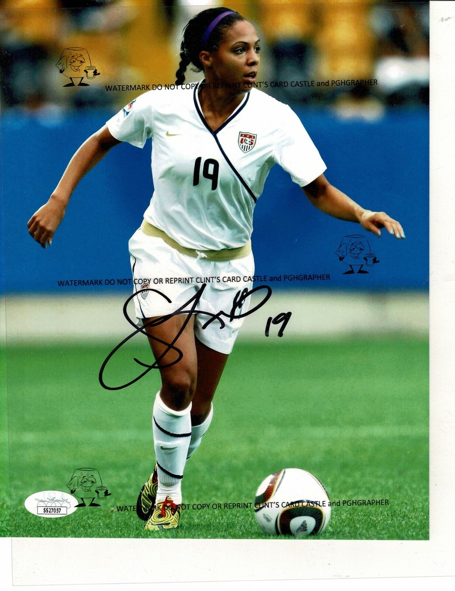 SYDNEY LEROUX SIGNED 8x10 - U.S.A. WORLD CUP SOCCER Angel City FC
