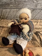 Vintage Knitting Gramma Cloth with Basket 