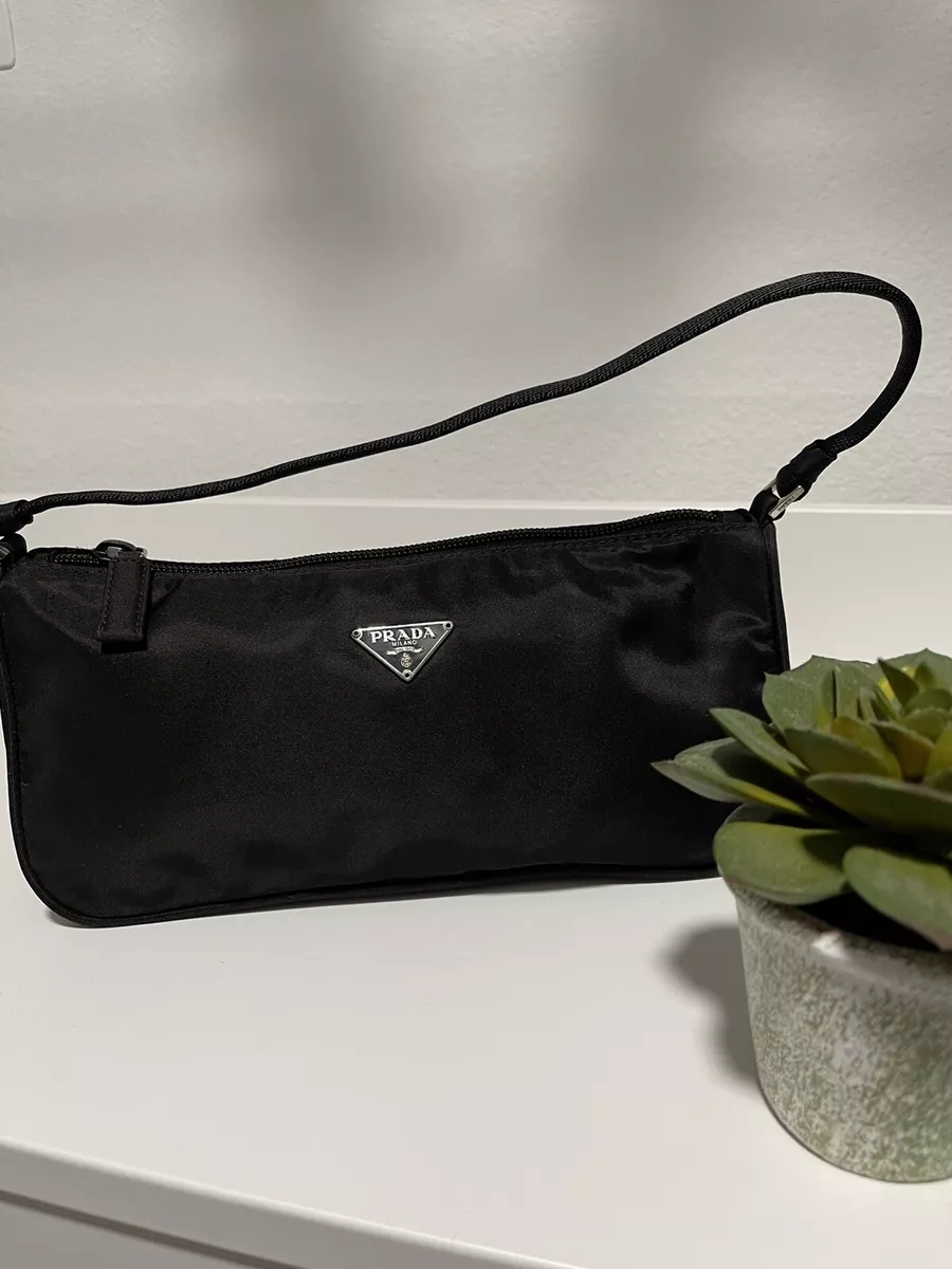 100% Authentic PRADA Nylon Shoulder Bag Noir