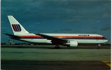 United Airlines Boeing 767-222 Vintage Postcard AeroGem
