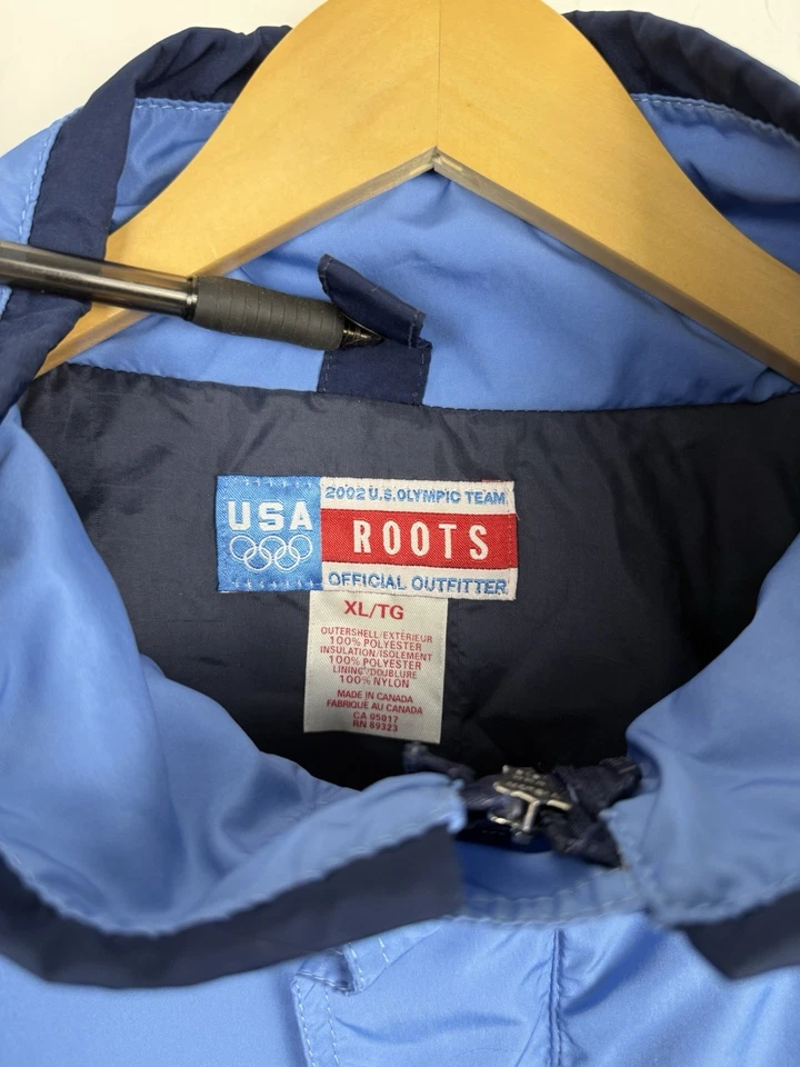 Chaqueta emitida por el equipo de hockey sobre hielo de los Juegos Olímpicos de Estados Unidos 2002 Foto 4 de 4