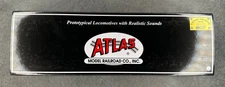 ATLAS 10004326 HO DASH 8-39B GOLD LOCO PROVIDENCE WORCESTER #3903 DCC/LOKSOUND
