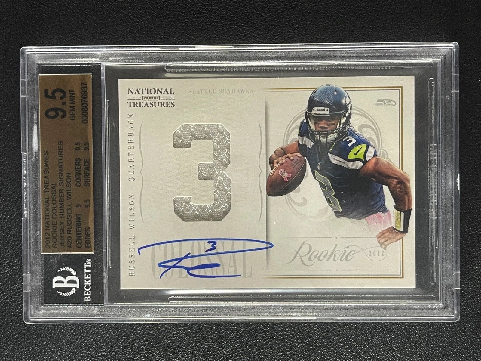 Russell Wilson Panini National Treasures Rookie Colossal Jersey Number Signatures #20 Base