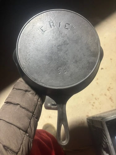 Antique GRISWOLD Cast Iron SKILLET Frying Pan #7 D ERIE 2nd Series