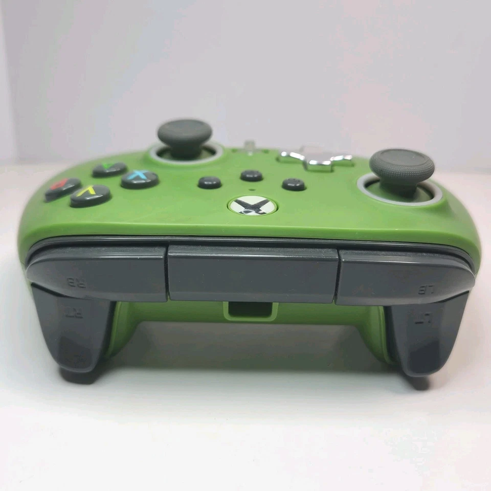 Xbox Series X and Xbox One PowerA Enhanced Wired Controller 1516982-01 - Image 3 of 4