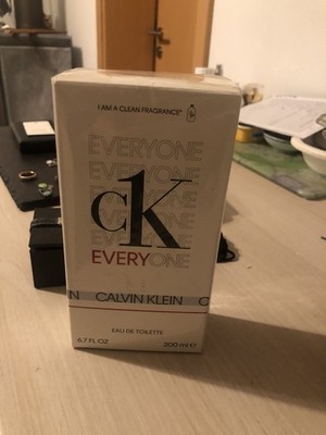 CALVIN KLEIN ck Everyone Eau de Toilette, holzig-blumiger Unisex-Duft  200