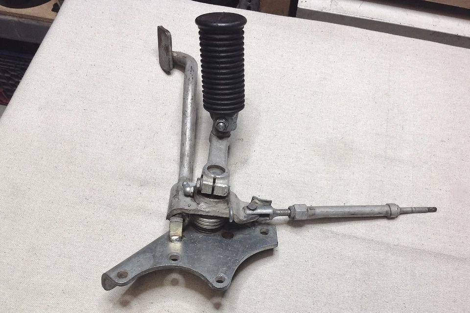 Controles de freio médios Harley FX Shovelhead Super Glide/Low Rider (OEM, L1972-77) - Imagem 4 de 4