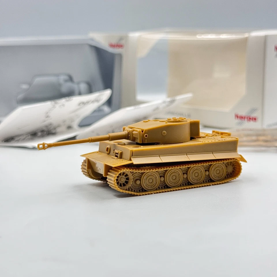 Set of 2 German WWII Tank Kits – Herpa (Tiger I & Königstiger) scale 1/87 (H0) - Image 3 of 4