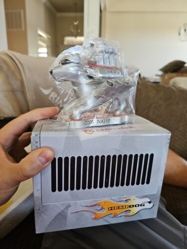 Chrysler Dodge HEMI DOG 2005 NAIAS CHRYSLER GROUP DESIGN - RARE ITEM New In Box