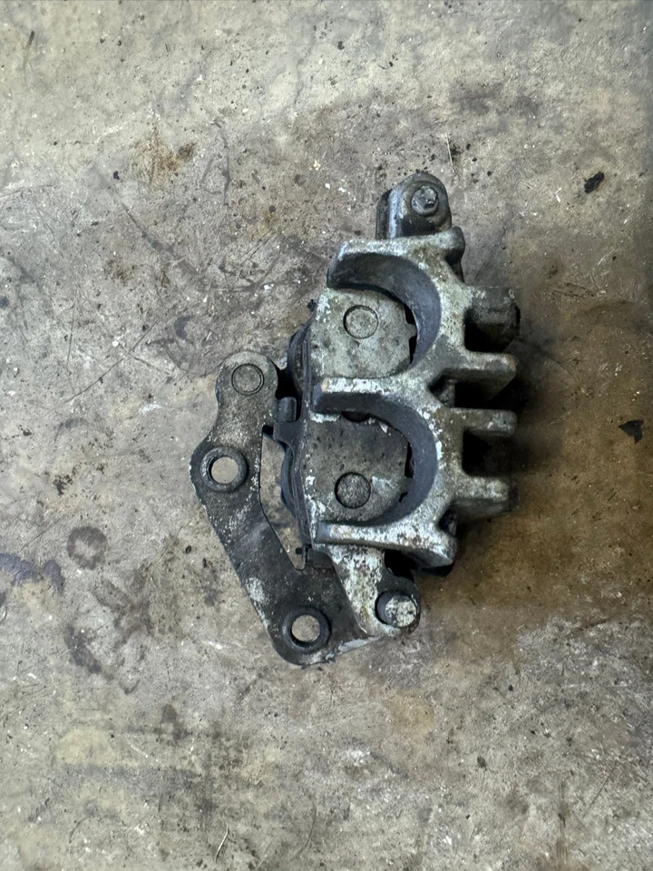 06-16 KAWASAKI VULCAN VN 900 VN900 PINZA DE FRENO DELANTERA CON PASTILLAS Foto 4 de 4