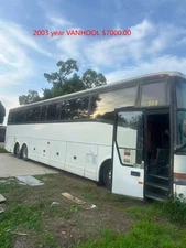 Prevost H3-45  Motor coach Bus Charter Vanhool MCI 2000 year prevost Commercial