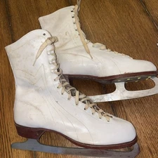 Vintage Ice Figure Skates Womens size 8 Made in England Everest Steel Blades