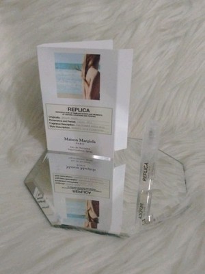 Maison Margiela Réplica Beach Walk Eau De Toilette Sample Card 0.04oz/1.2ml
