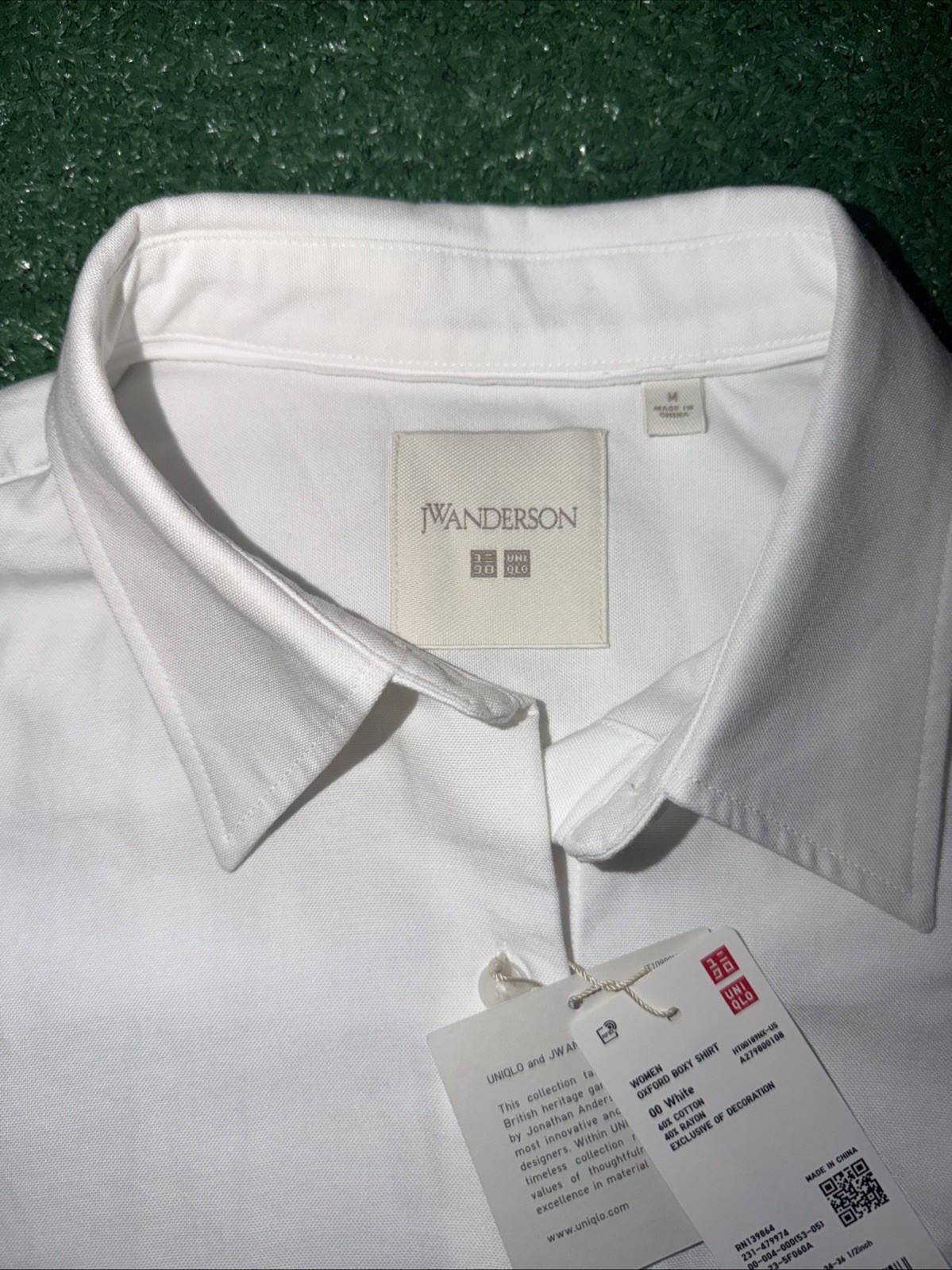 NWT Uniqlo JW Anderson Medium Boxy Cropped Oxford Shirt White thumbnail 3