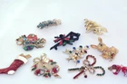 10pc Lot Vtg Costume Jewelry Christmas Pins Enamel Jeweled Gold Tone