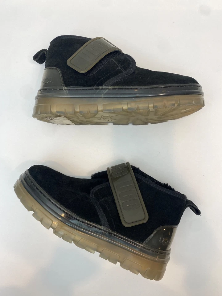 Ugg Neumel 透明 Chukka 黑色麂皮绒羊皮踝靴女式 5 码 — 第 3/4 张图片