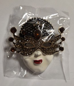 Venetian Style Mardi Gras Masquerade Mask Pendant/brooch