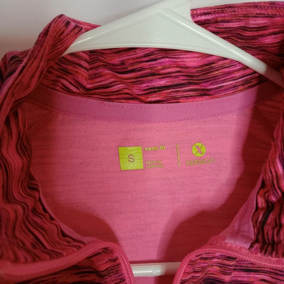 Pulôver esportivo Xersion desempenho superior semi ajuste quarto zíper furos pequenos - Imagem 4 de 4