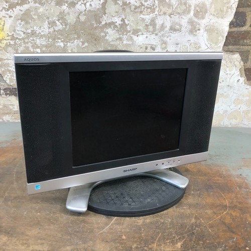 SHARP AQUOS LC-13B8U-S 13" Widescreen LCD TV RGB/S-VIDEO/RCA (RETRO GAMING) - Picture 4 of 12