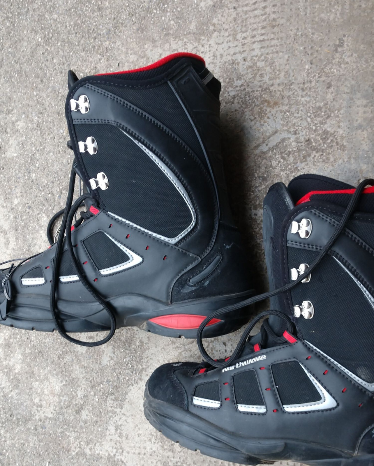 Stivali da snowboard Northwave taglia 44 28 cm scarpe da snowboard Nitro Salomon Burton