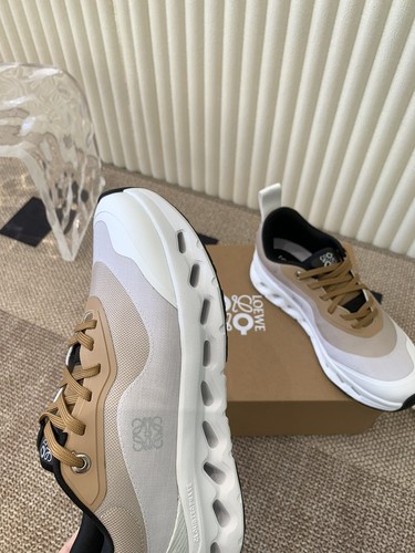 NEU On x LOEWE Cloudtilt 2.0 weiß braun Herren Freizeit Sportschuhe - Bild 7 von 9