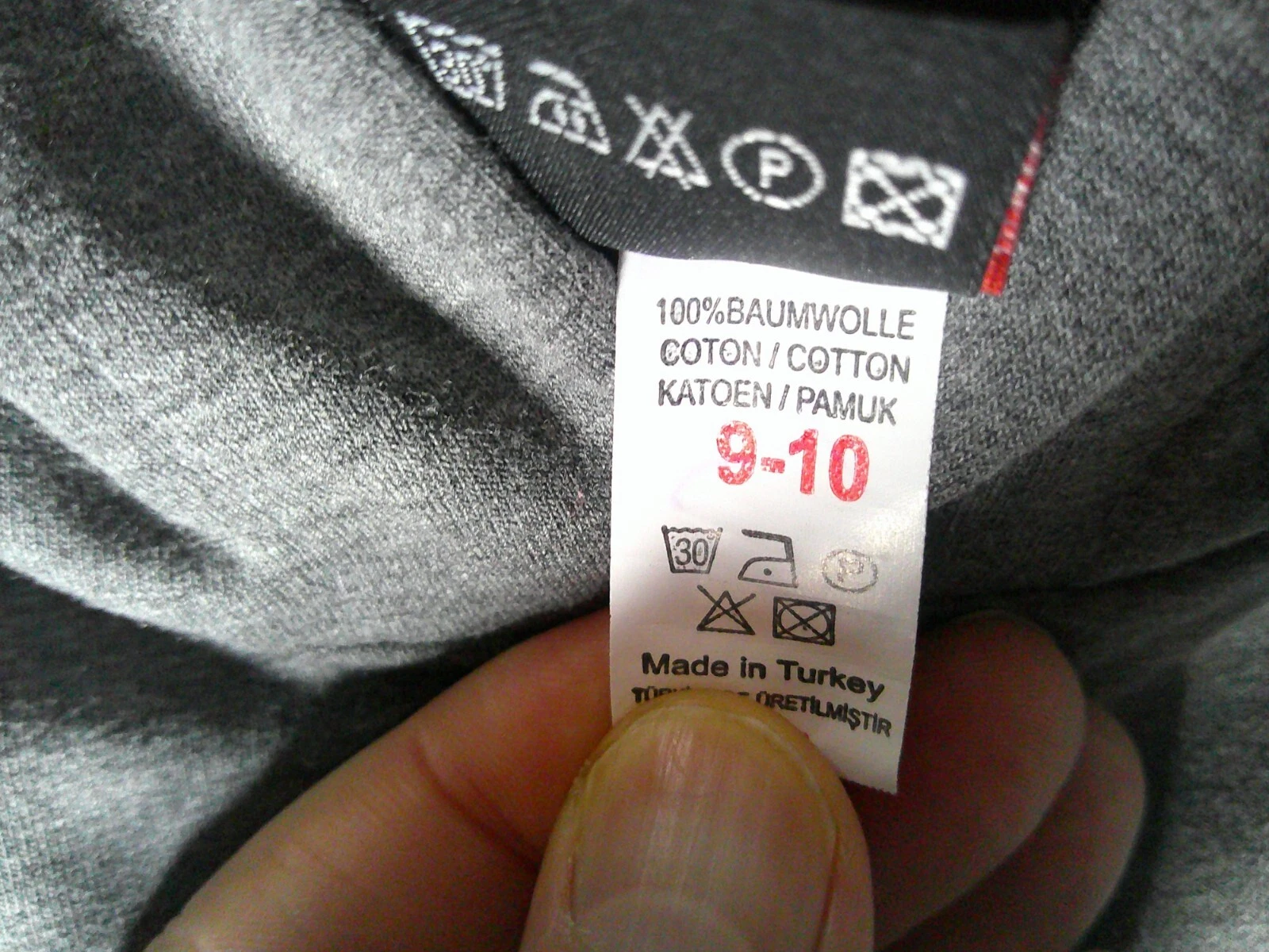 DSQUARED2 dsquared 2 felpa con cappuccio bambino taglia 9 10 ottime condizioni nessun danno.