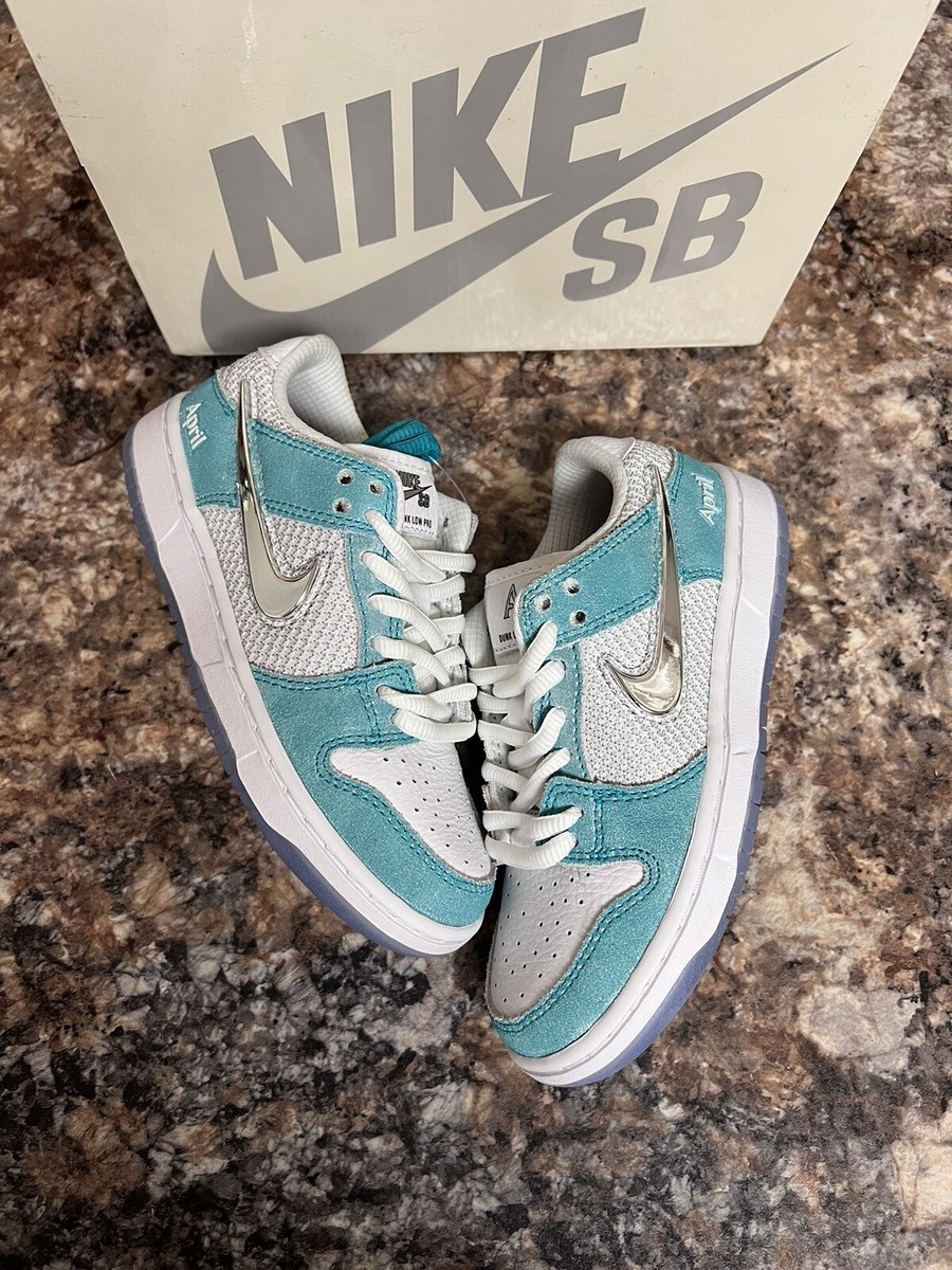 人気 ☆NIKE☆DUNK LOW Nike sb dunk low April skateboards size 12c authentic ps