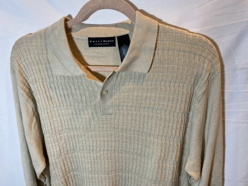 Camisa Crazy Horse Claiborne Adulto Mediana Beige Pullover Cuello Botón Para Hombres Foto 2 de 4