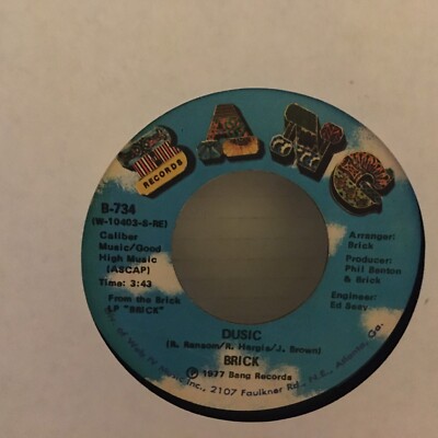 BRICK       45  SINGLE  ,  HAPPY  /  DUSIC