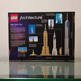 LEGO Architecture New York City 21028 Skylines 598 Pieces 12+ Brick Separator