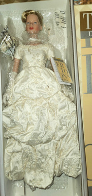 Robert Tonner  Felicity Bride'' 19'' Doll in Elegant Wedding Gown 172/500 MIB