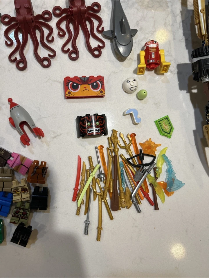 Gran Lote de Juegos Lego y Piezas Raras de Minifiguras Ninjago Juegos Retirados Lote de Transporte Foto 4 de 4