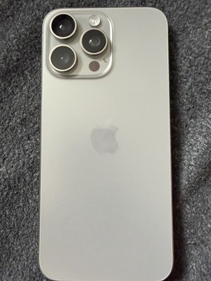 Apple iPhone 15 Pro - Titan Natur, 256 GB, ohne Simlock