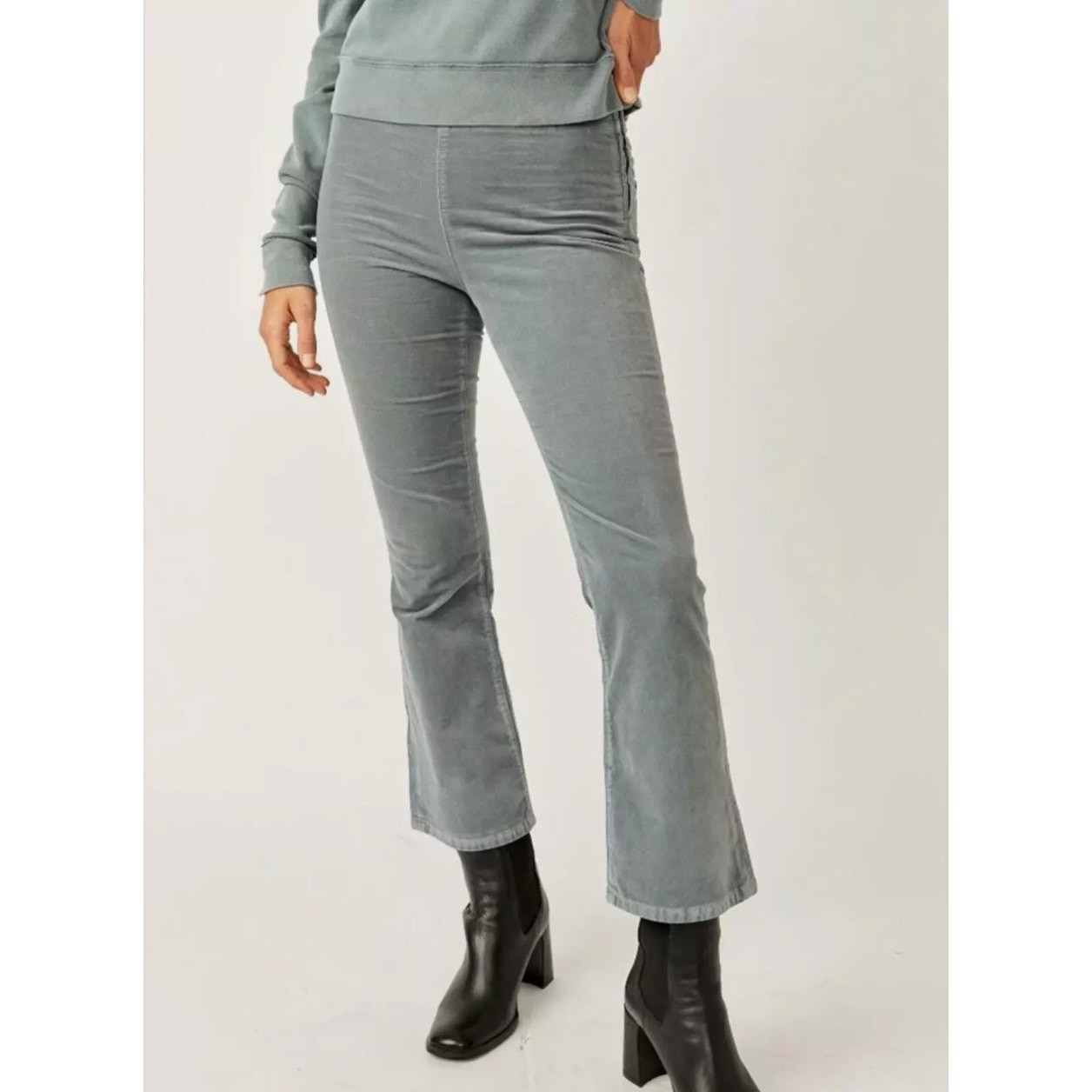 Women's Free People In My Feelings Velvet Crop Slim Flare Pants size XS Bohemian