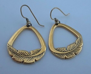 Artist-Signed-Laurel-Burch-Gold-Tone-Feather-Earrings-J183