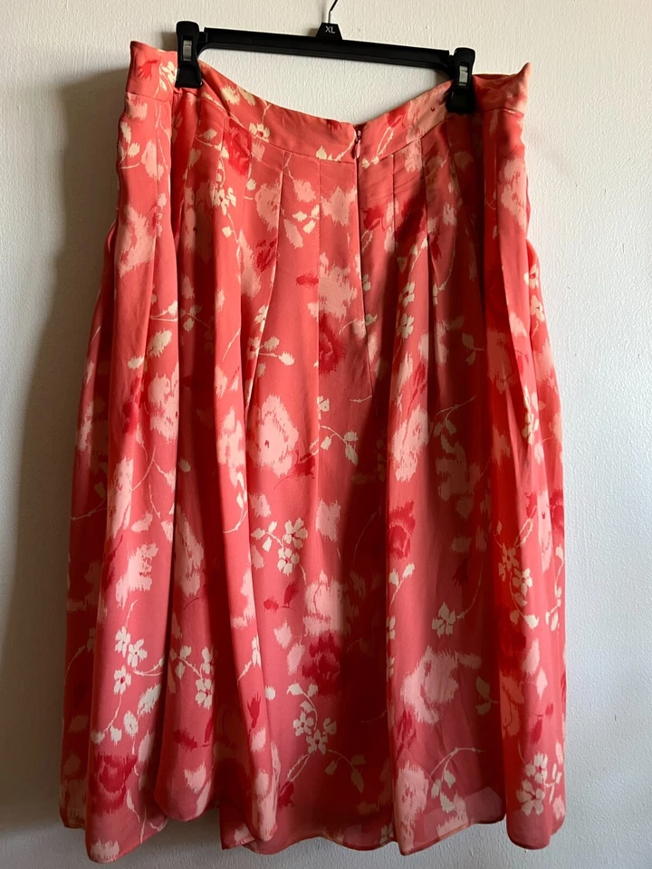 Falda Kate Hill Rosa/Coral Floral 100% Seda (PRE-AMADA) Talla 18 Foto 2 de 4