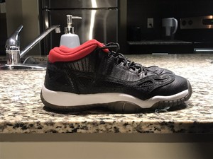 bred 11 size 5.5 y