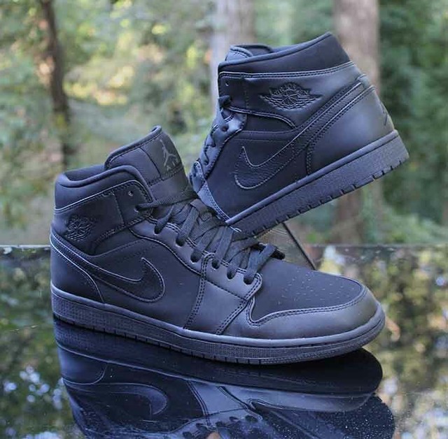 nike air jordan 1 triple black