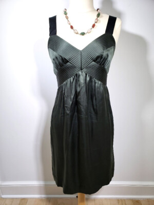 Banana Republic 100% Silk Deep Olive Low Cut Green Dress With Lining Size 0 | eBay Banana Republic 100% Silk Deep Olive Low Cut Green Dress With Lining Size 0 | eBay