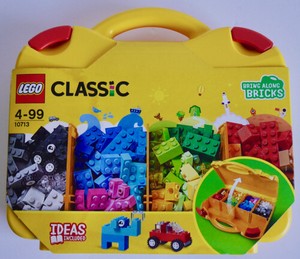 lego creative suitcase 10713