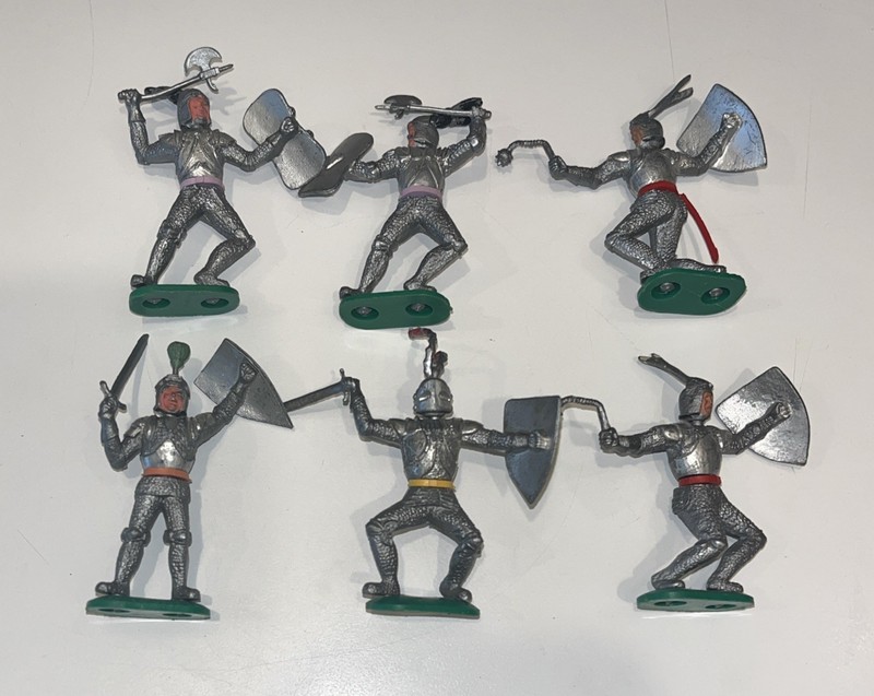 Vintage Knights And Soldiers  Made In England Lot 